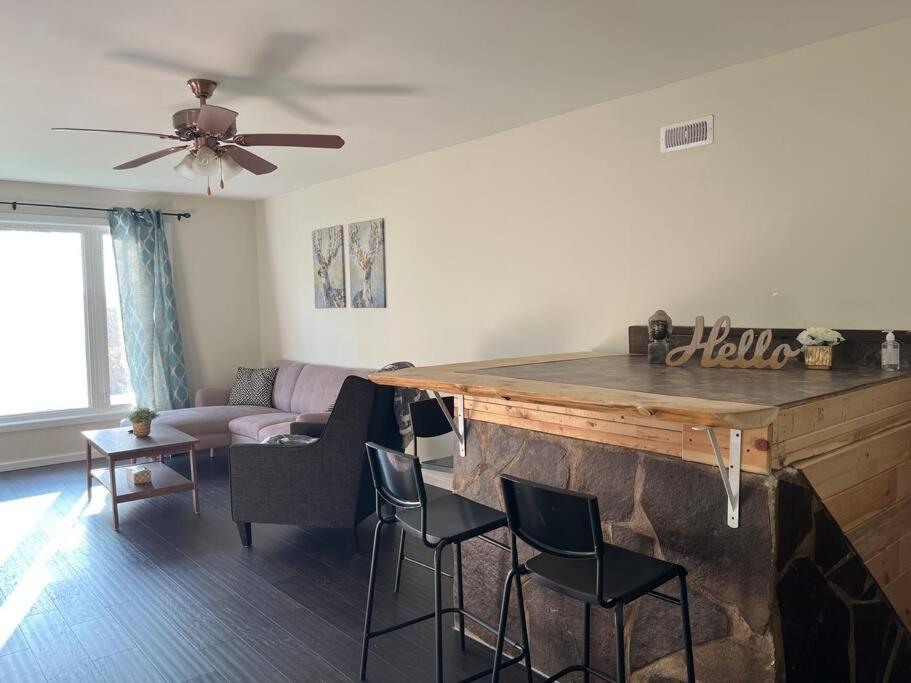 Family Friendly Cottage ☆Walking Distance To Beach Lions Head Εξωτερικό φωτογραφία